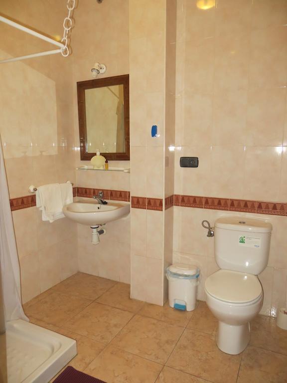 Hostal Restaurante Reina El Tejar Екстер'єр фото
