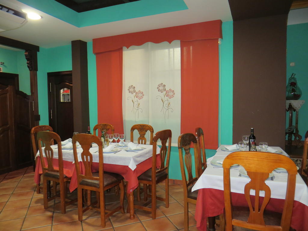 Hostal Restaurante Reina El Tejar Екстер'єр фото