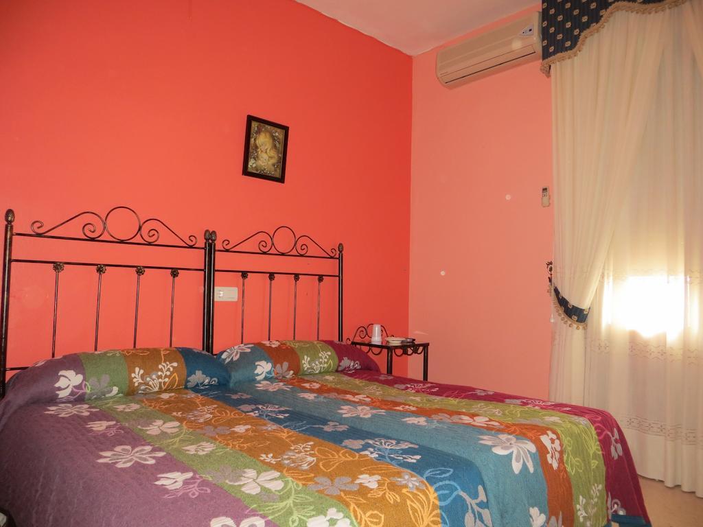 Hostal Restaurante Reina El Tejar Екстер'єр фото