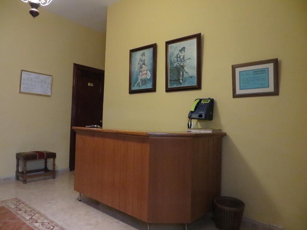 Hostal Restaurante Reina El Tejar Екстер'єр фото