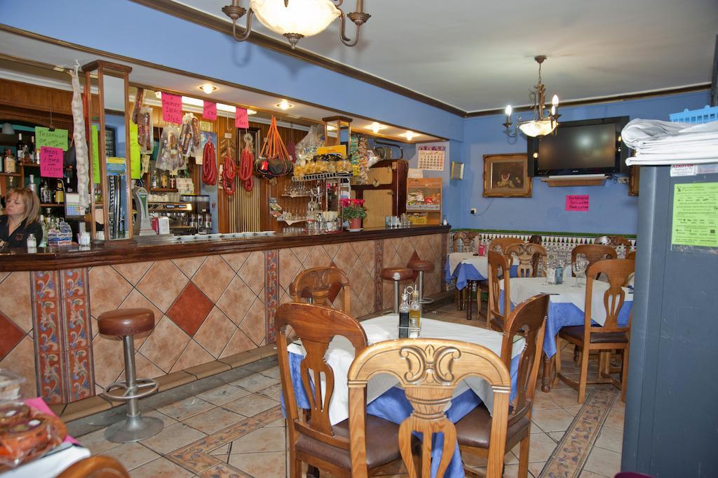 Hostal Restaurante Reina El Tejar Екстер'єр фото