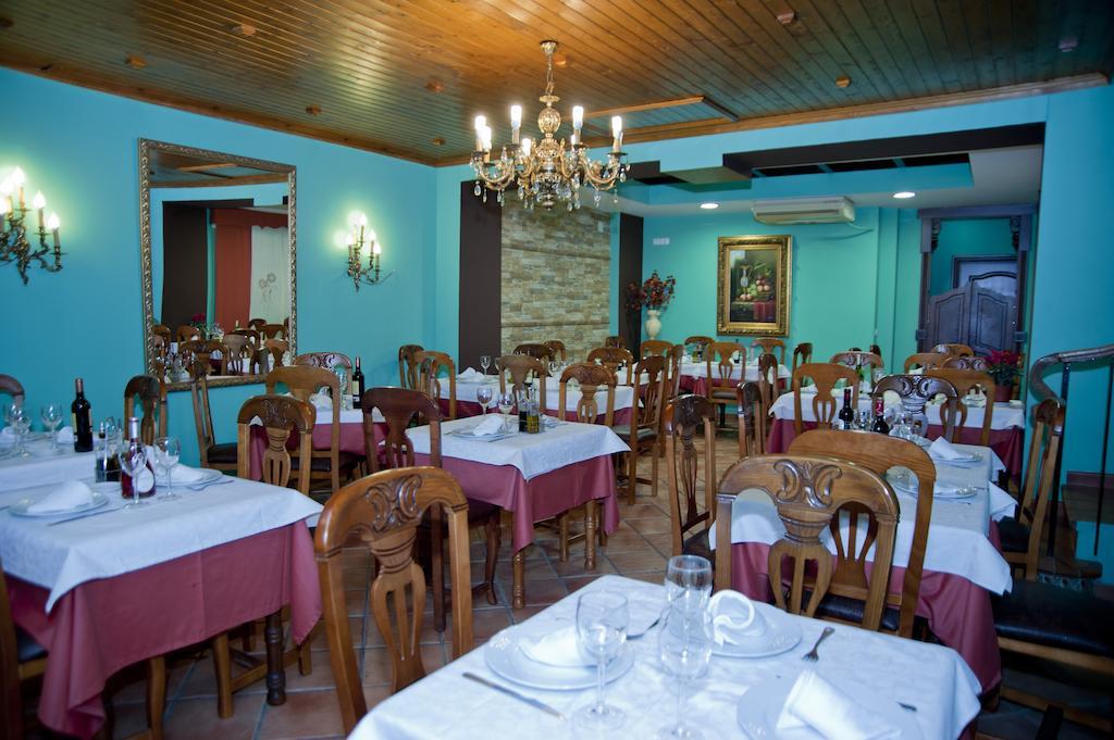 Hostal Restaurante Reina El Tejar Екстер'єр фото